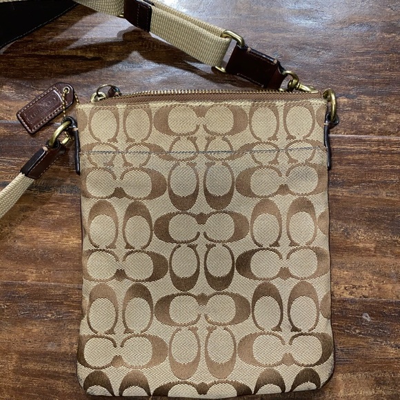 *SOLD* Coach crossbody purse - Picture 10 of 12